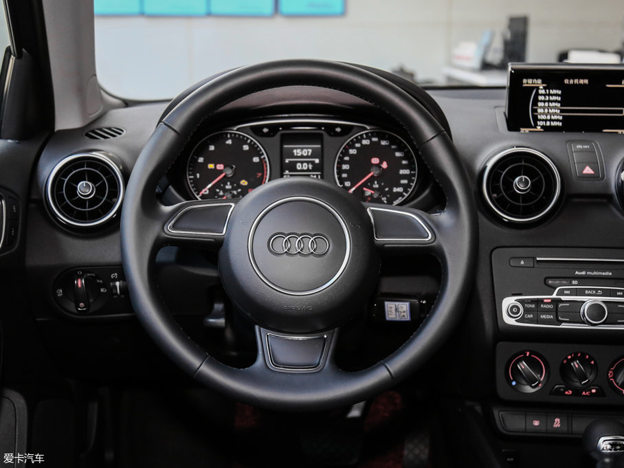 2016WA1 30 TFSI Sportback L(fng)а