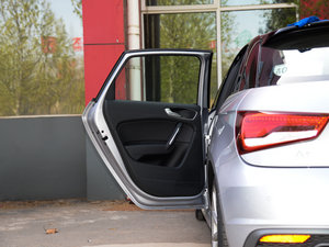 201630 TFSI Sportback \Ӱ ܇T