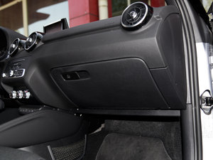 201630 TFSI Sportback \Ӱ g