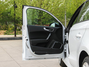 201630 TFSI Sportback \Ӱ {λ܇T