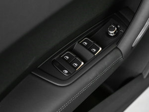 2016款30 TFSI Sportback 风尚版 主驾车窗控制区	