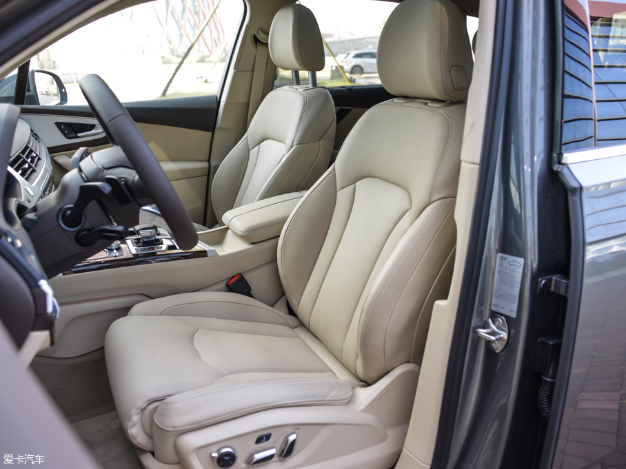 2016WQ7 45 TFSI S line\