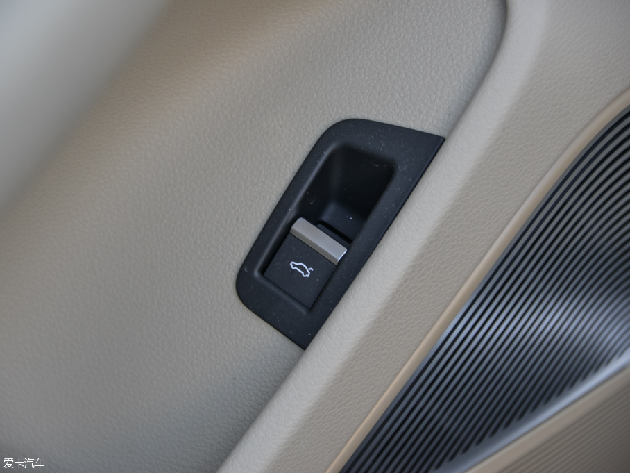 2016WQ7 45 TFSI S line\