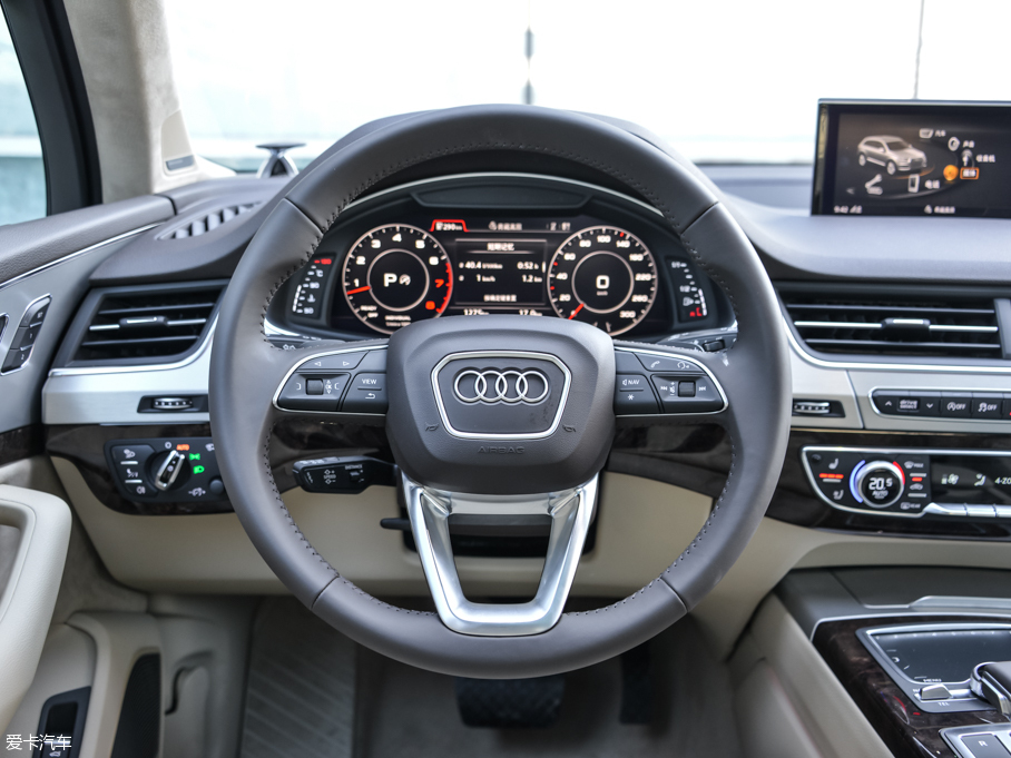 2016WQ7 45 TFSI S line\