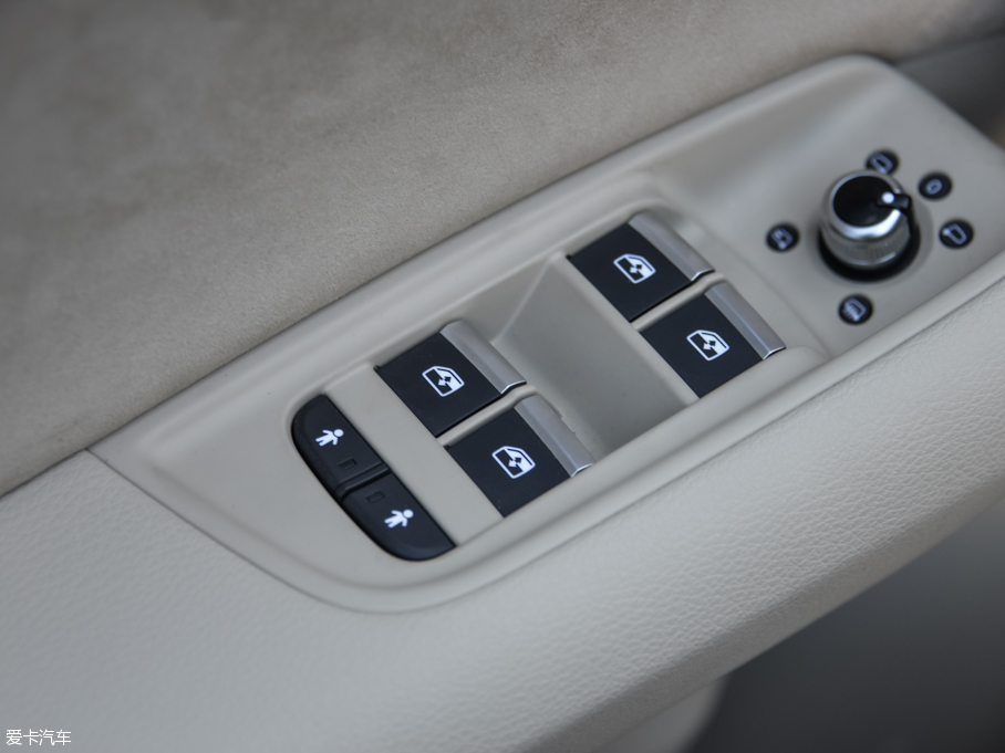 2016WQ7 45 TFSI S line\