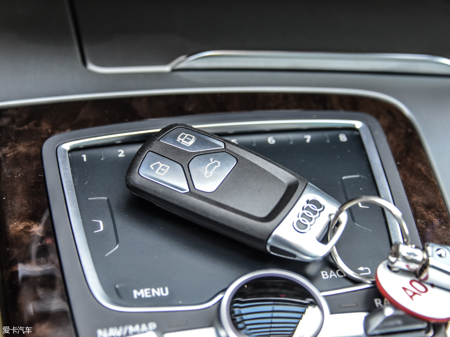 2016WQ7 45 TFSI S line\