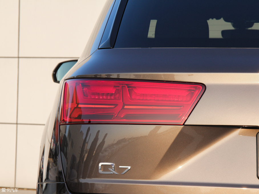 2016WQ7 45 TFSI S line\