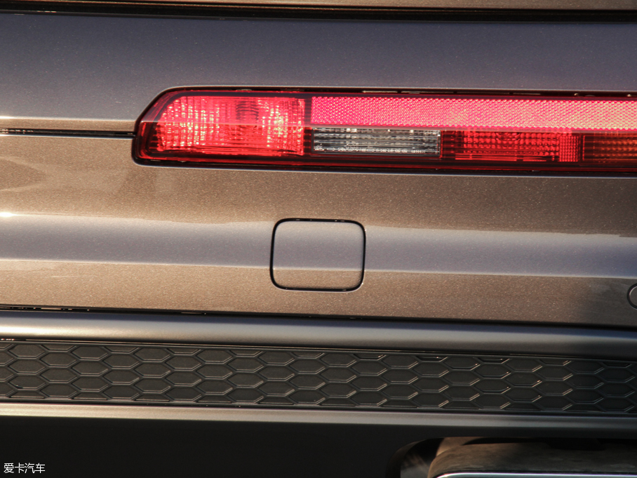 2016WQ7 45 TFSI S line\