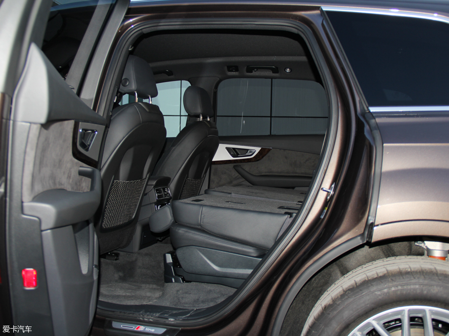 2016WQ7 45 TFSI S line\