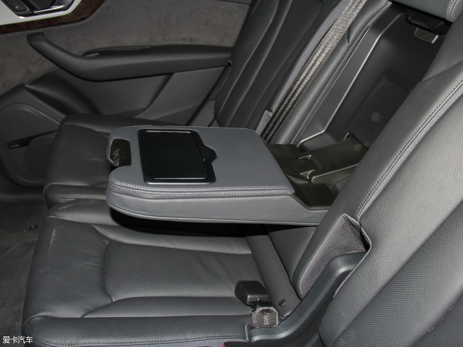 2016WQ7 45 TFSI S line\