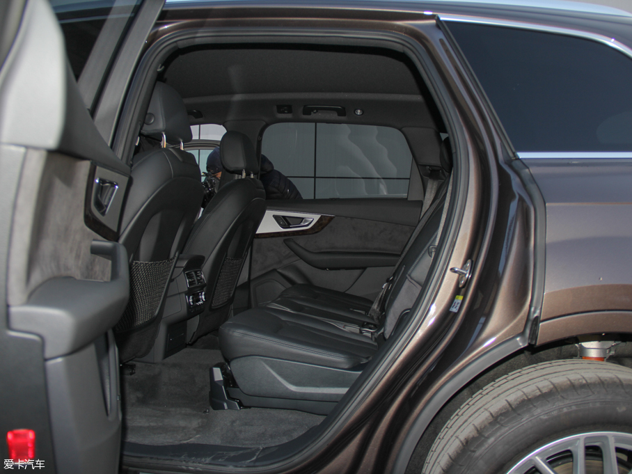 2016WQ7 45 TFSI S line\