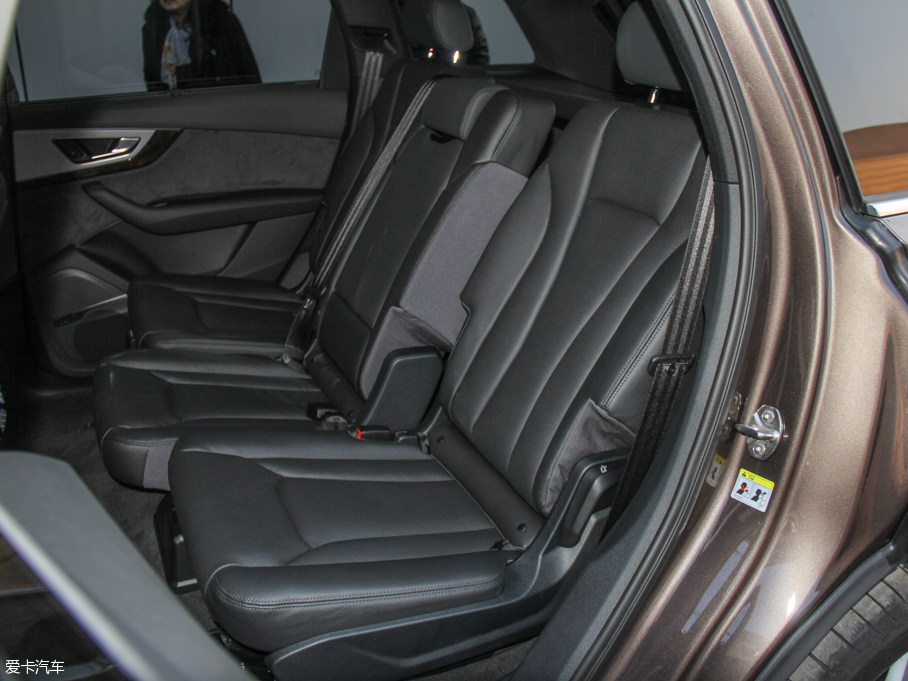 2016WQ7 45 TFSI S line\