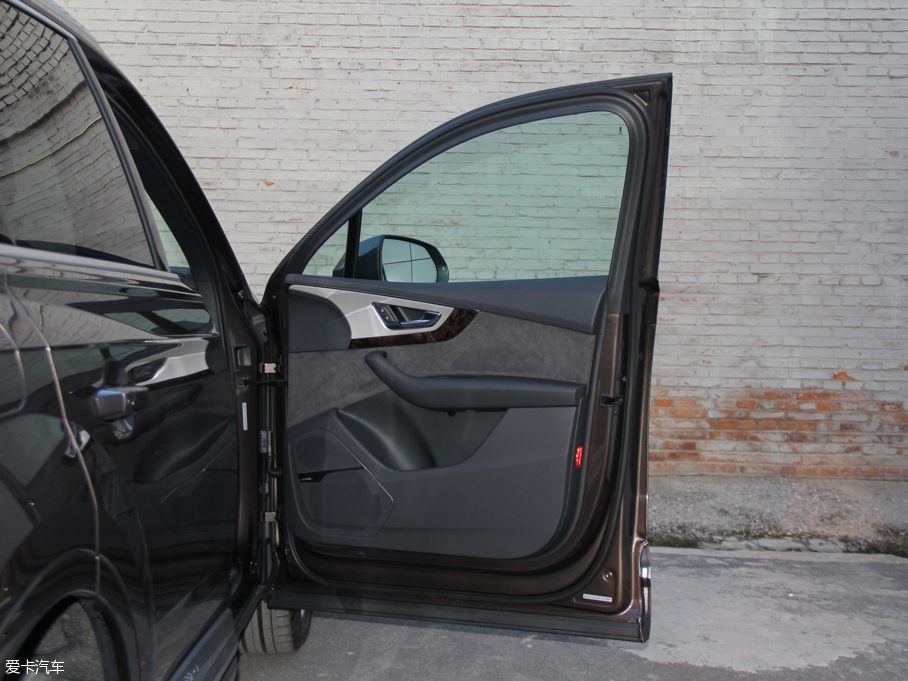 2016WQ7 45 TFSI S line\