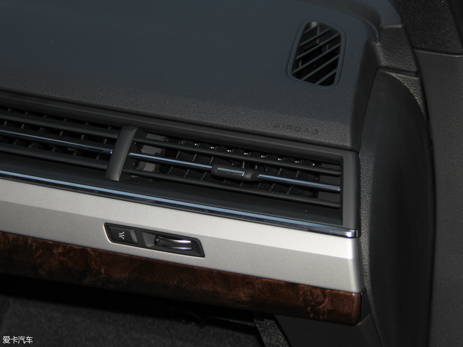 2016WQ7 45 TFSI S line\