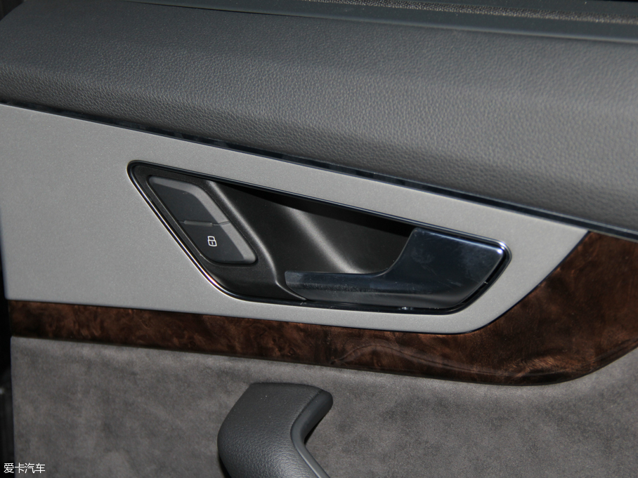 2016WQ7 45 TFSI S line\