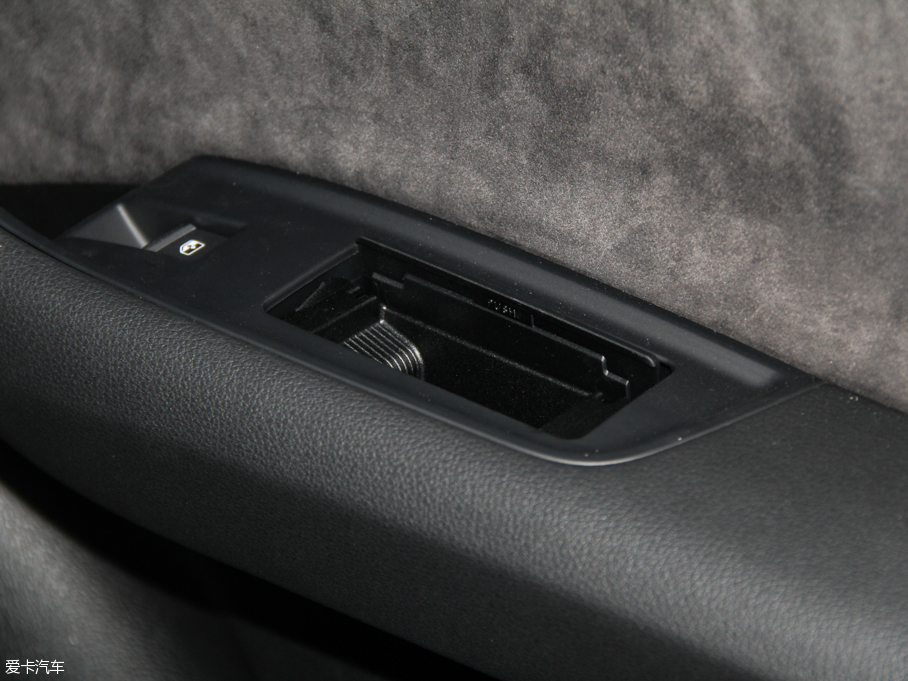 2016WQ7 45 TFSI S line\