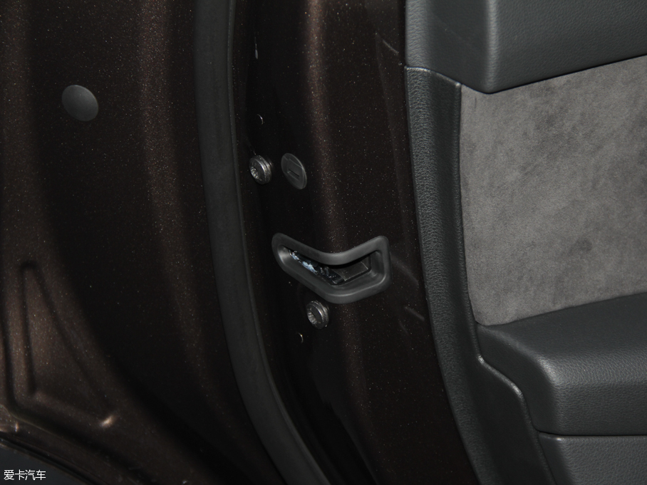 2016WQ7 45 TFSI S line\