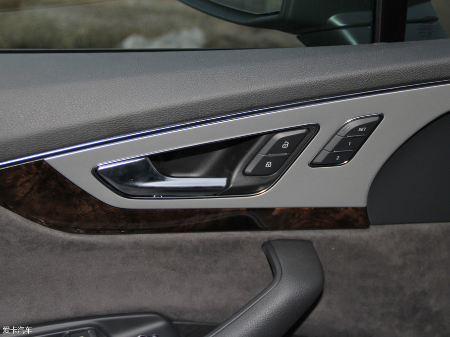 2016WQ7 45 TFSI S line\