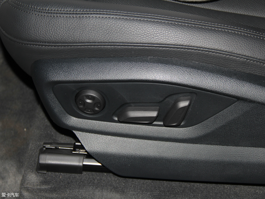 2016WQ7 45 TFSI S line\