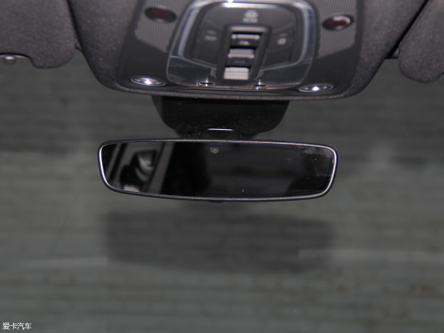 2016WQ7 45 TFSI S line\