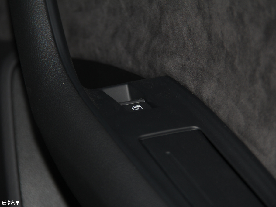 2016WQ7 45 TFSI S line\