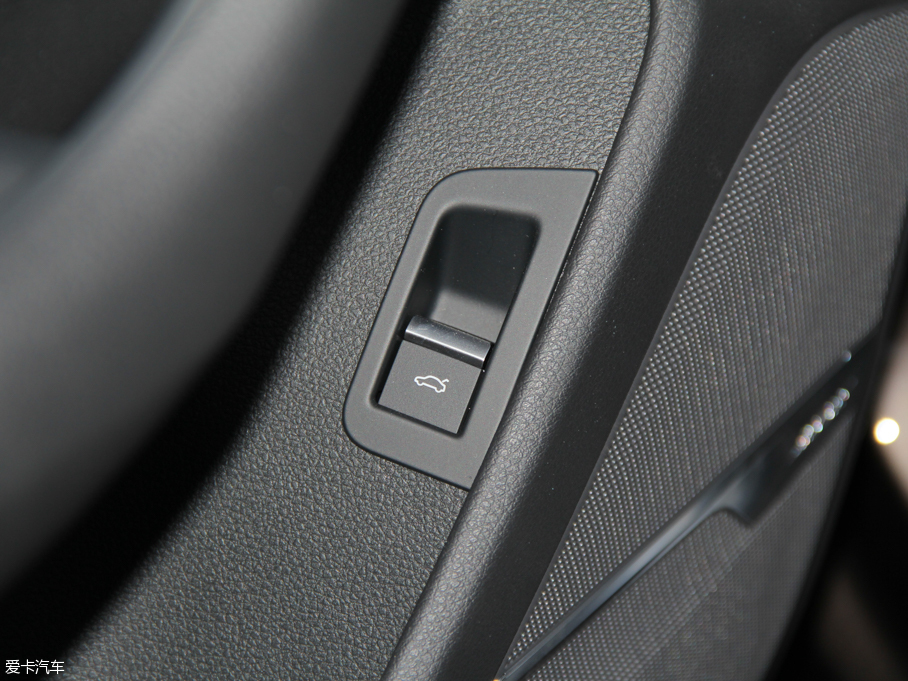 2016WQ7 45 TFSI S line\