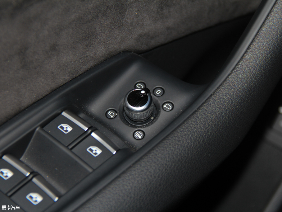 2016WQ7 45 TFSI S line\