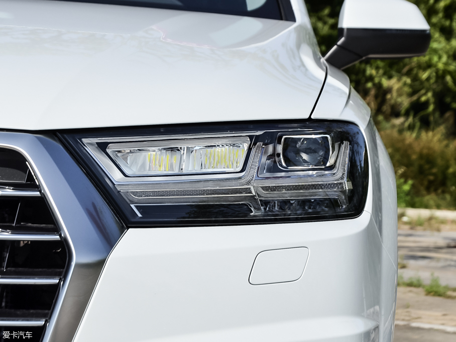 2016WQ7 40 TFSI S line\