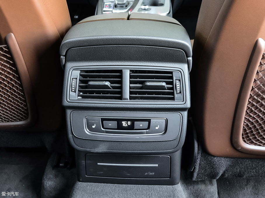 2016WQ7 40 TFSI S line\