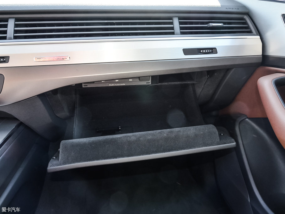 2016WQ7 40 TFSI S line\