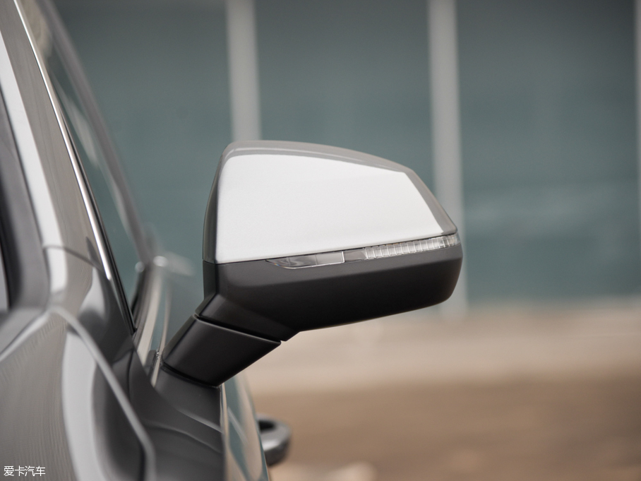 2016WQ7 40 TFSI S line\(yn)