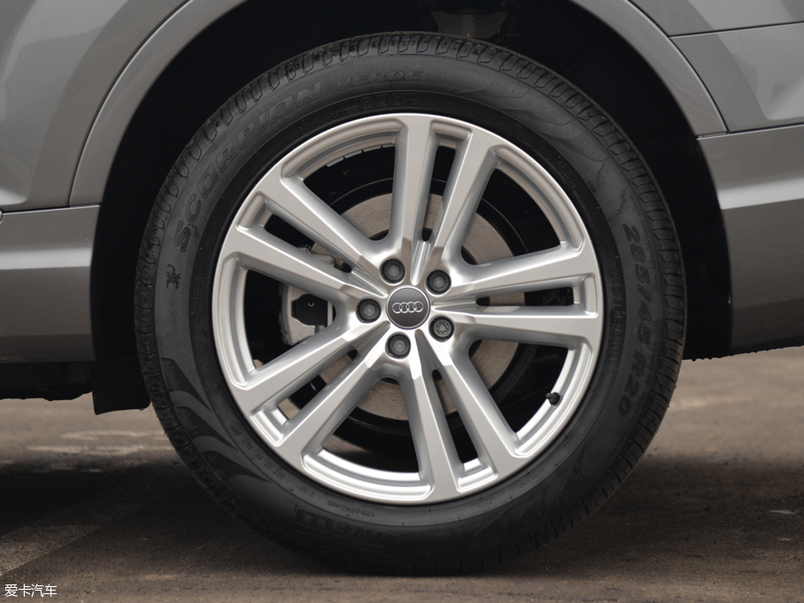 2016WQ7 40 TFSI S line\