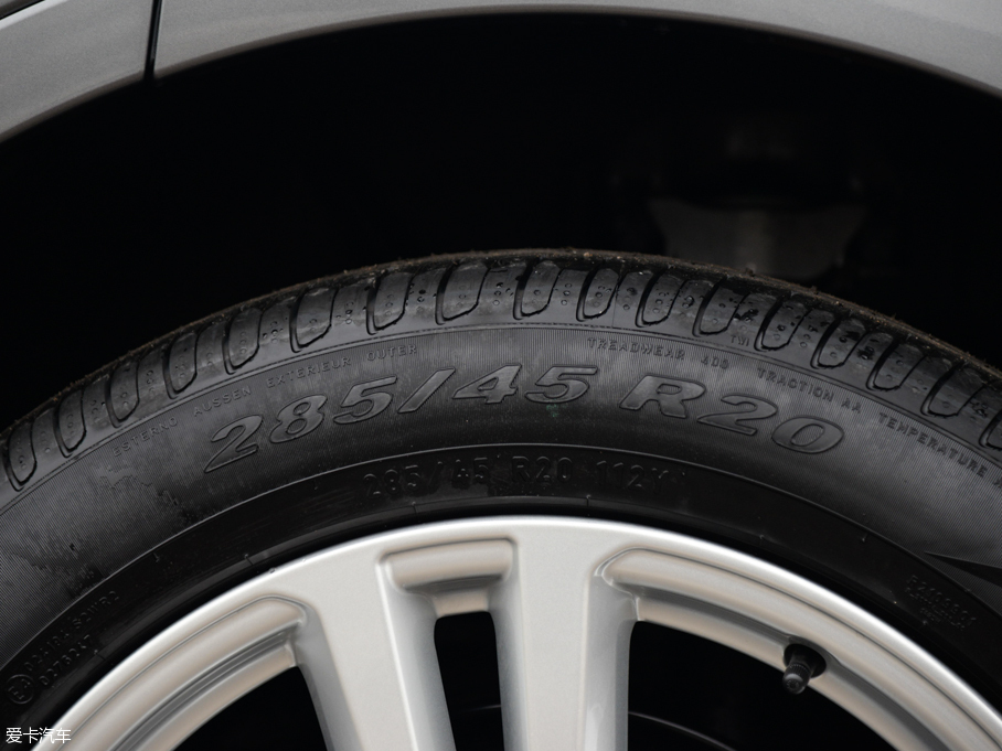 2016WQ7 40 TFSI S line\