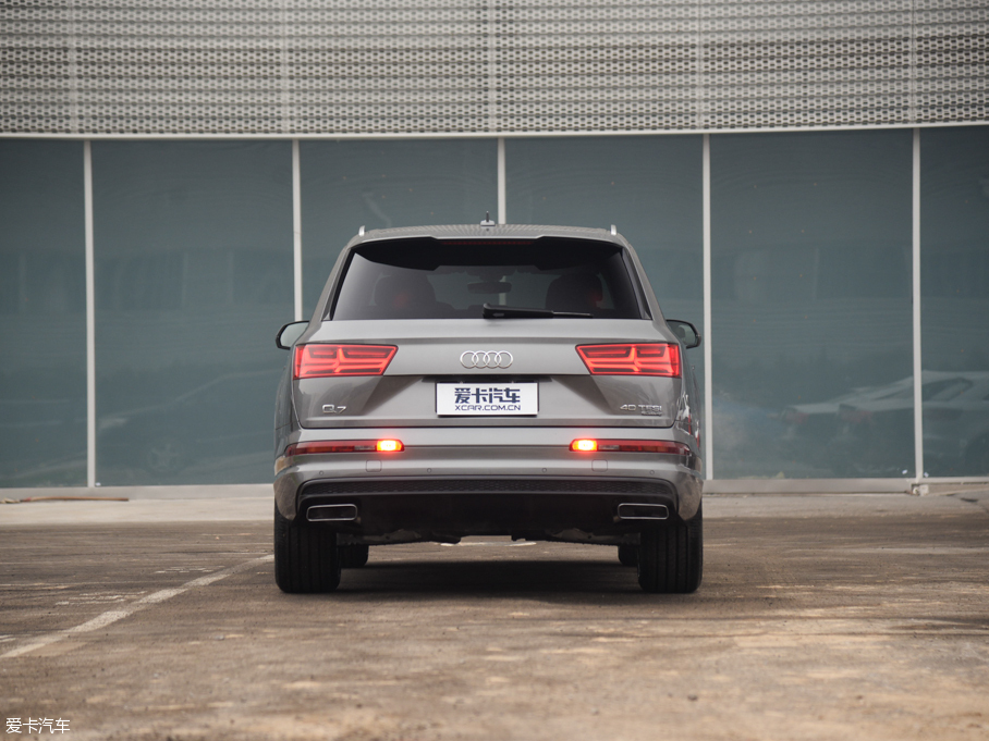 2016WQ7 40 TFSI S line\