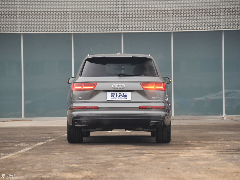 2016WQ7 40 TFSI S line\