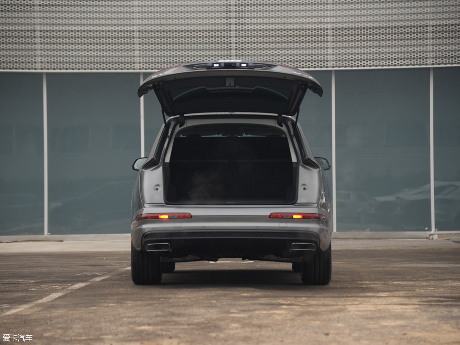 2016WQ7 40 TFSI S line\