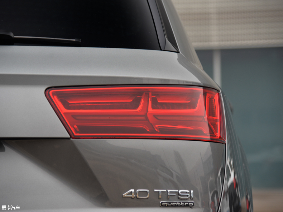 2016WQ7 40 TFSI S line\