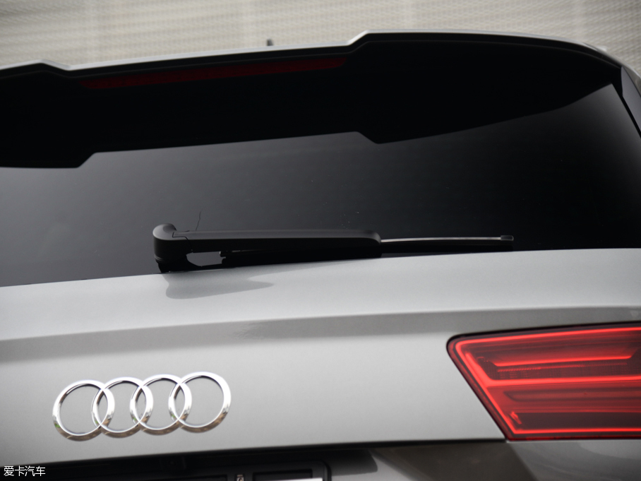 2016WQ7 40 TFSI S line\