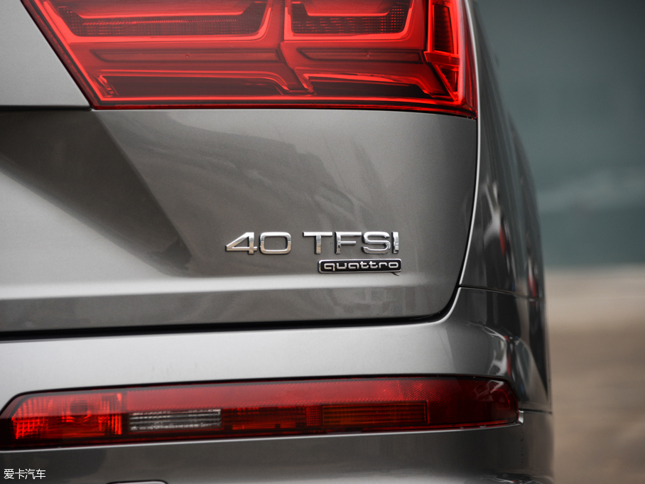 2016WQ7 40 TFSI S line\