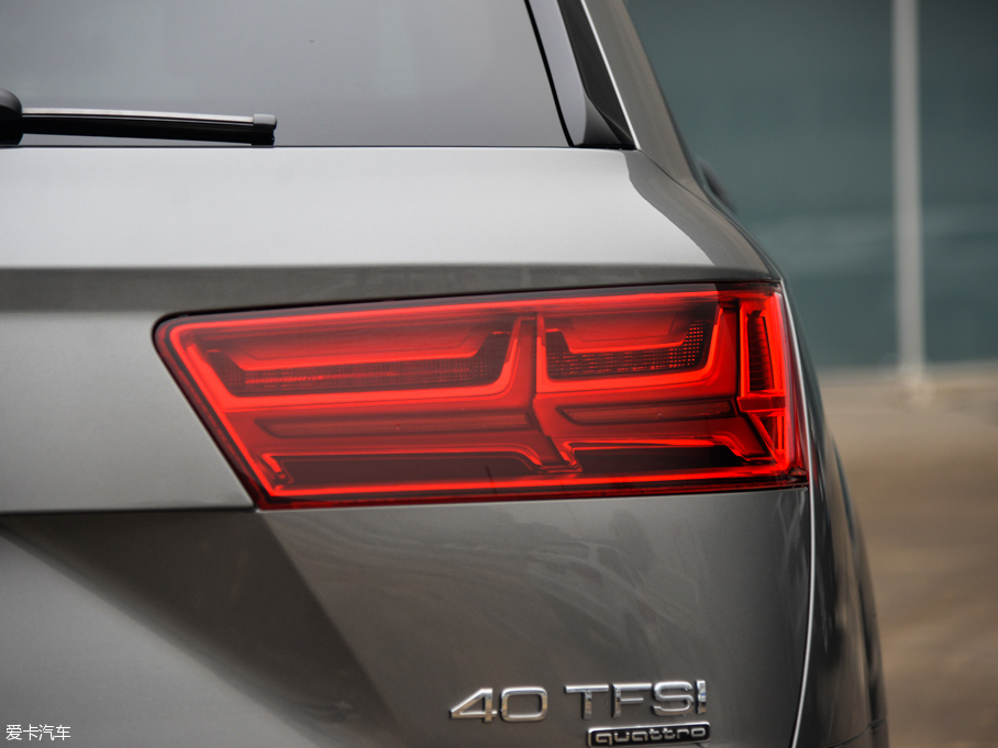 2016µQ7 40 TFSI S line˶