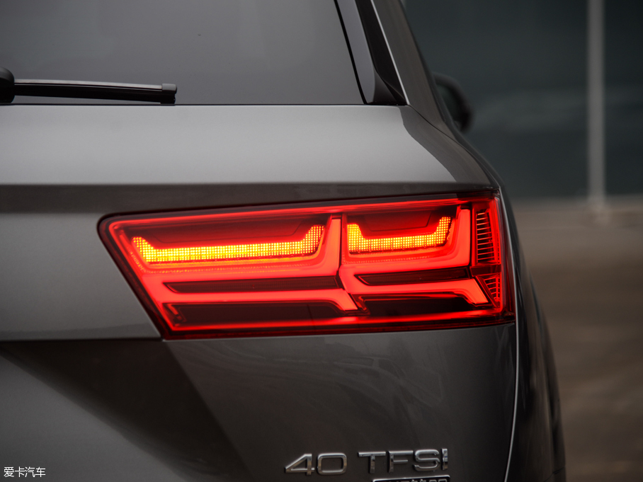 2016WQ7 40 TFSI S line\