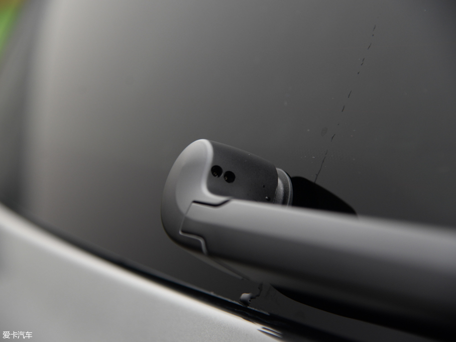 2016WQ7 40 TFSI S line\