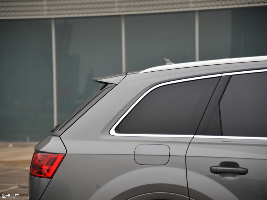 2016WQ7 40 TFSI S line\