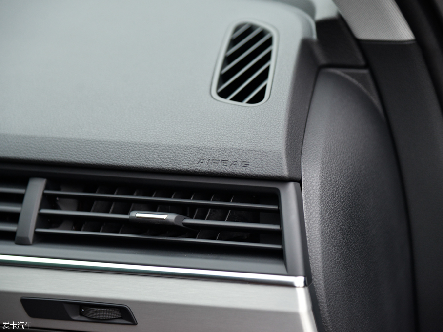 2016WQ7 40 TFSI S line\