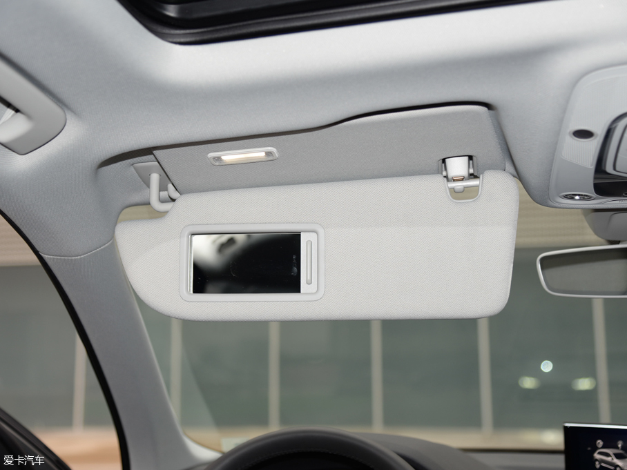 2016WQ7 40 TFSI S line\