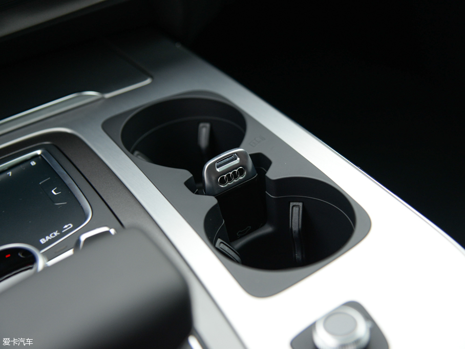 2016WQ7 40 TFSI S line\