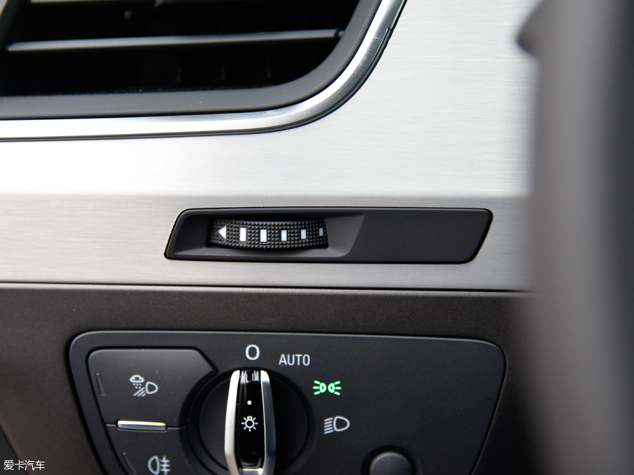 2016WQ7 40 TFSI S line\