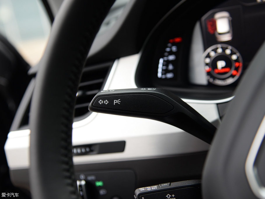 2016WQ7 40 TFSI S line\