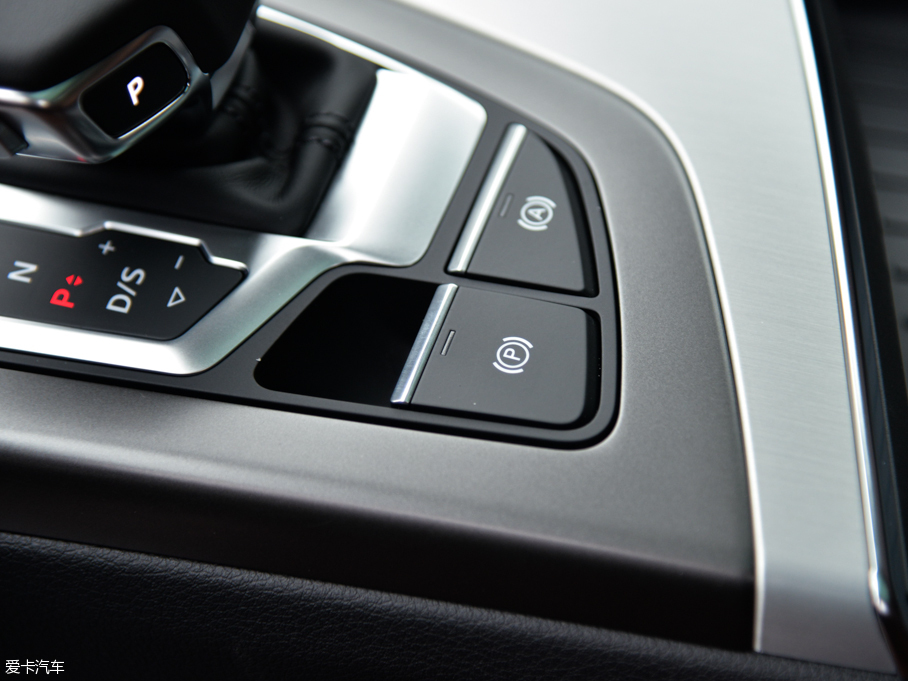 2016WQ7 40 TFSI S line\