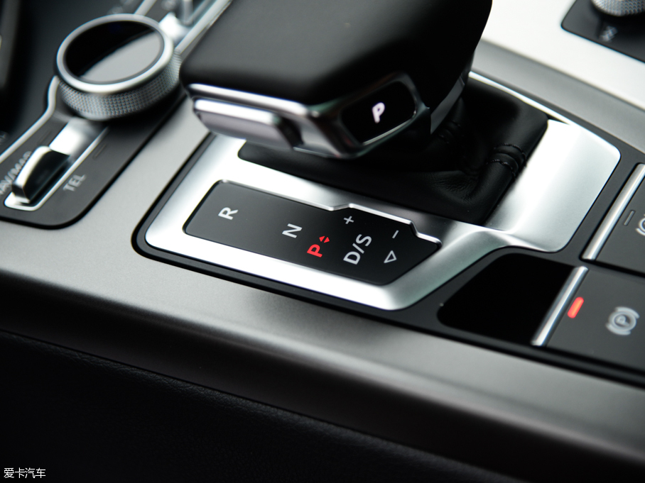 2016WQ7 40 TFSI S line\